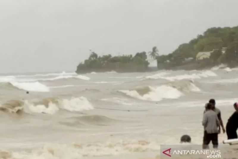 Waspada Gelombang Laut Setinggi 4 Meter di Beberapa Perairan