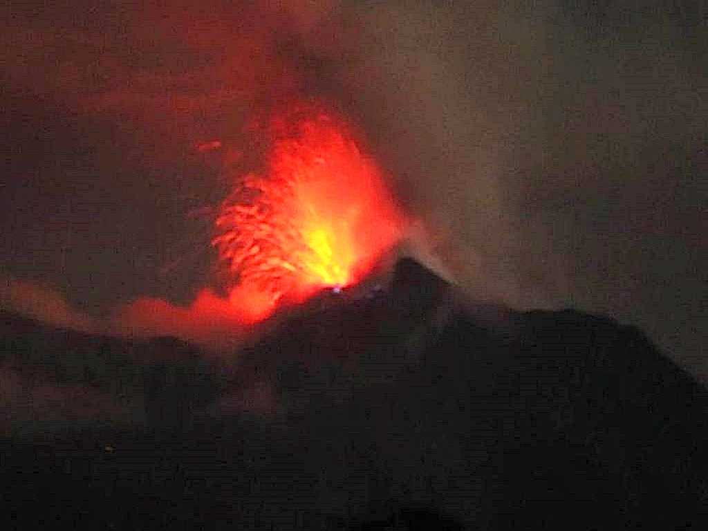 Waspada! Gunung Api Ile Lewotolok Berstatus Siaga, Luapan Aliran Lava Dikhawatirkan sampai Pemukiman Warga
