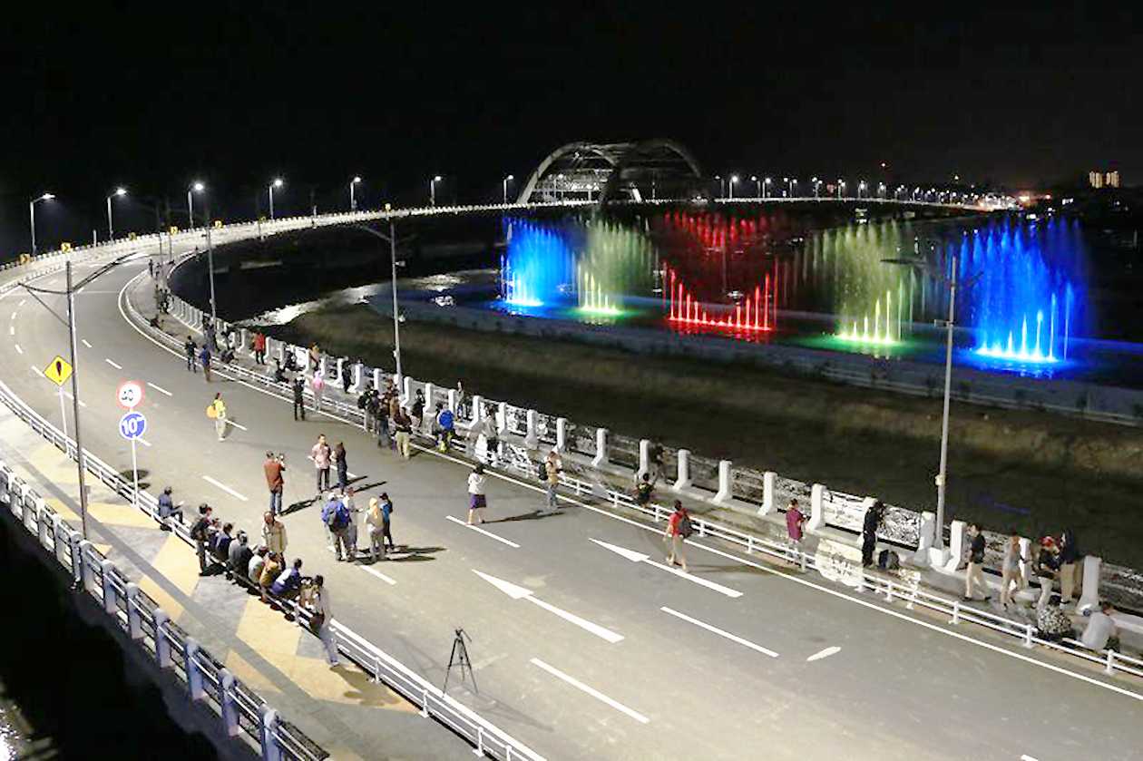 Wisata Air Mancur Menari di Jembatan Suroboyo Segera Dibuka