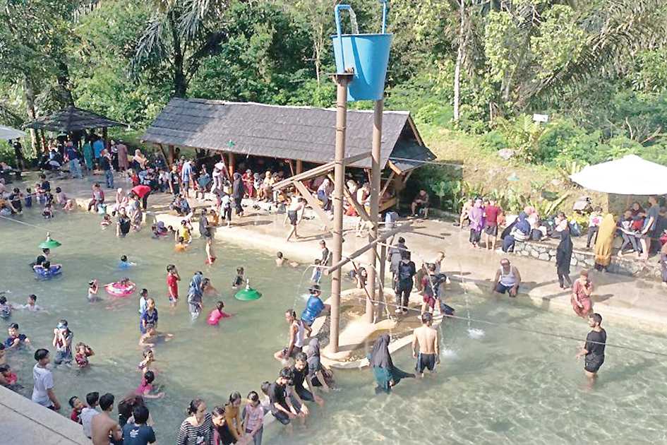 Wisatawan Ramai Kunjungi Wisata Gunung Galunggung Saat Libur Lebaran