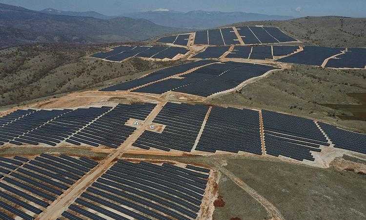Wow! Dongkrak Transisi Energi Baru Terbarukan, Yunani Resmikan Taman Panel Surya Bifacial Terbesar di Eropa Berkekuatan 204 Megawatt 