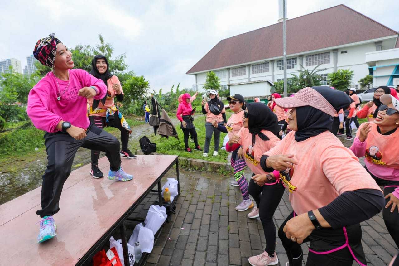 Wujudkan Indonesia Bugar, Mak Ganjar Ajak Perempuan Lakukan Senam Sehat